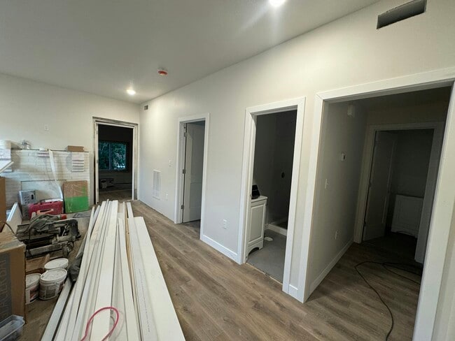 Building Photo - 1512 Rosemary Ln
