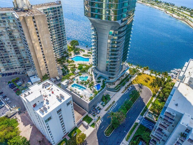 Foto del edificio - 175 SE 25th Rd
