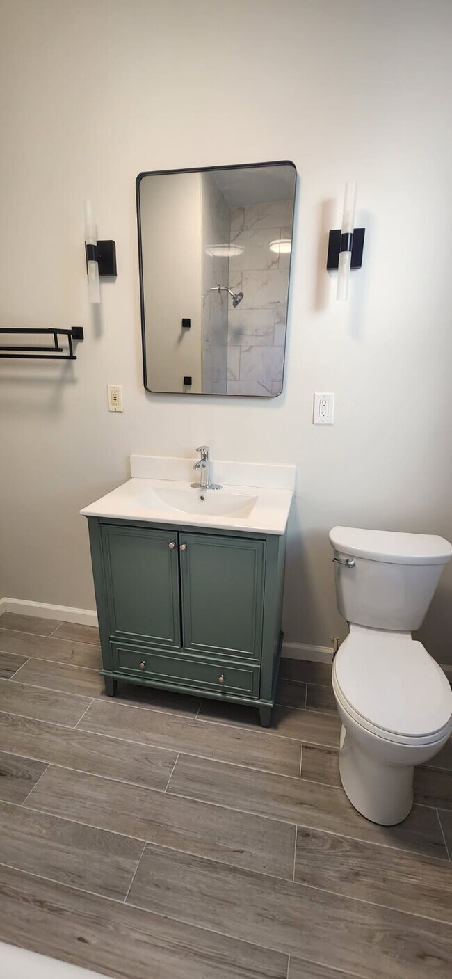 Baño - 425 Fountain St