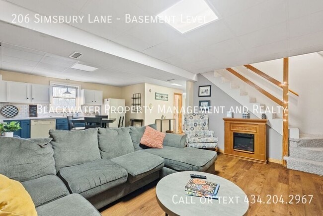 Building Photo - 206 Simsbury Ln
