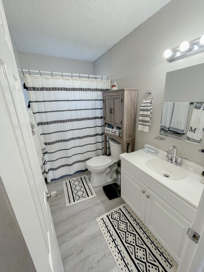 334 S Archdale Dr Unit 17, Pueblo West, CO 81007 Room for Rent in