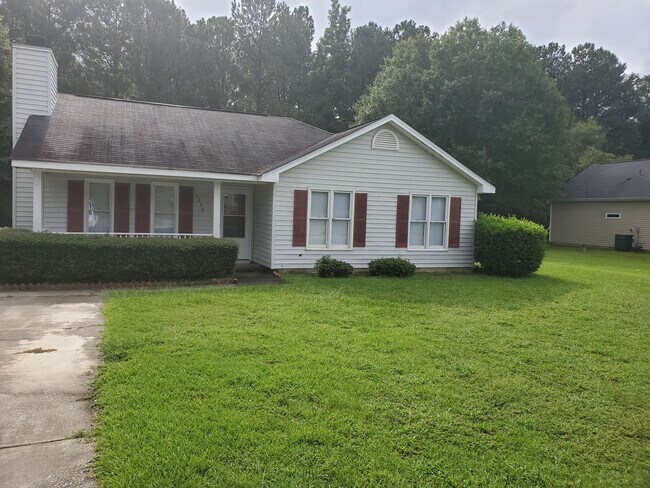 Building Photo - Nice 3 Bedroom 2 Bath Quail Creek Subdivis...