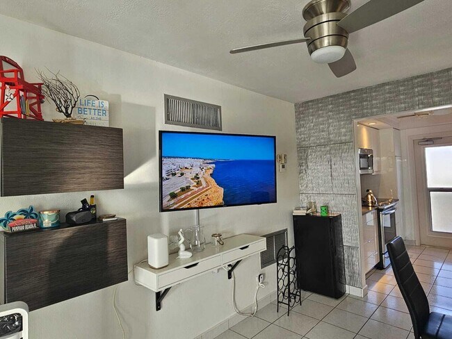 Foto del edificio - 505 N Riverside Dr