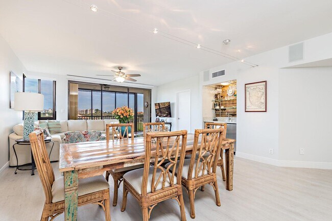 Foto del edificio - 16940 W Bay Dr