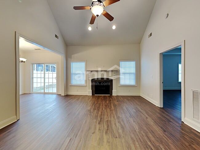Building Photo - 1514 Dewsbury Dr