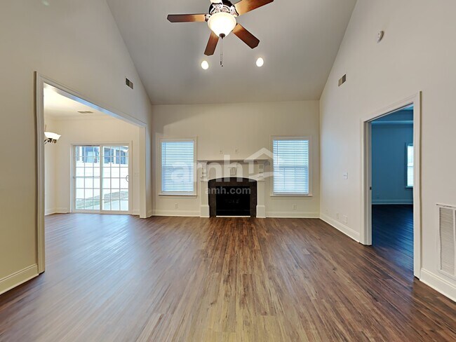 Building Photo - 1514 Dewsbury Drive
