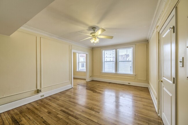 Interior Photo - 4616 Lindell Blvd. (Carleton Apt)