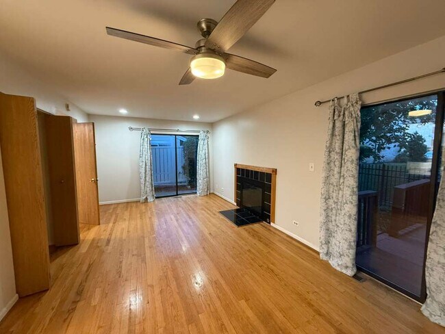 Foto del edificio - 1410 Whispering Springs Cir