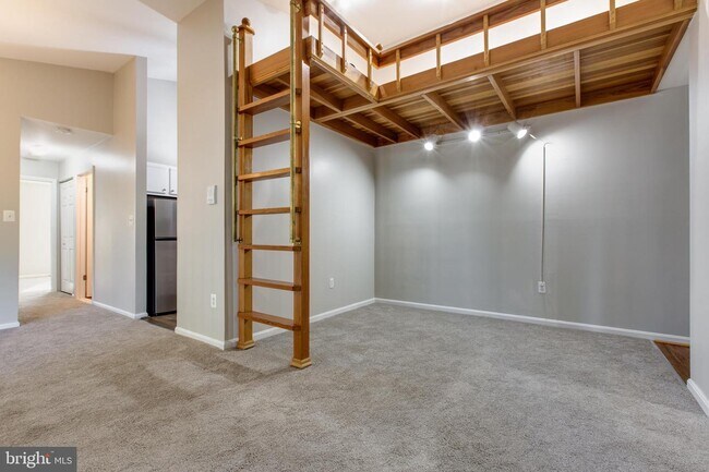 Foto del edificio - 206 Spring Maiden Ct