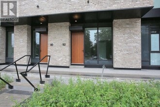 Building Photo - 92 Agnes St