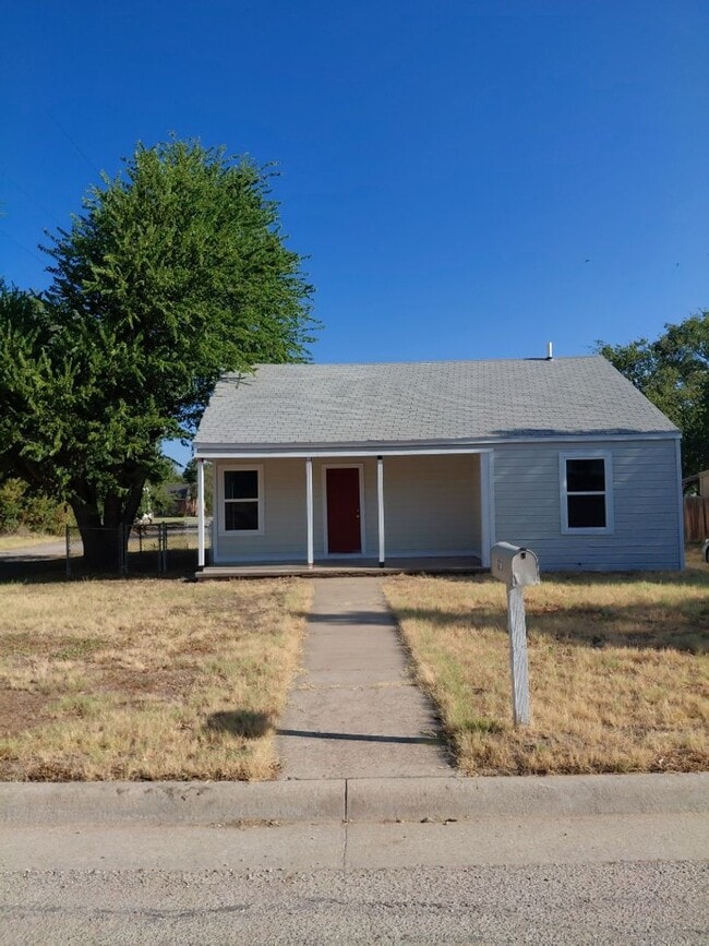 Building Photo - 1001 SE 19th St