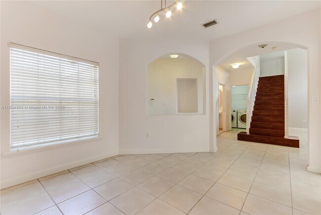 Foto del edificio - 5549 NW 113th Ct