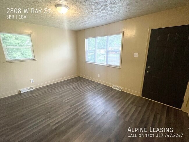 Building Photo - 2808 W Ray St