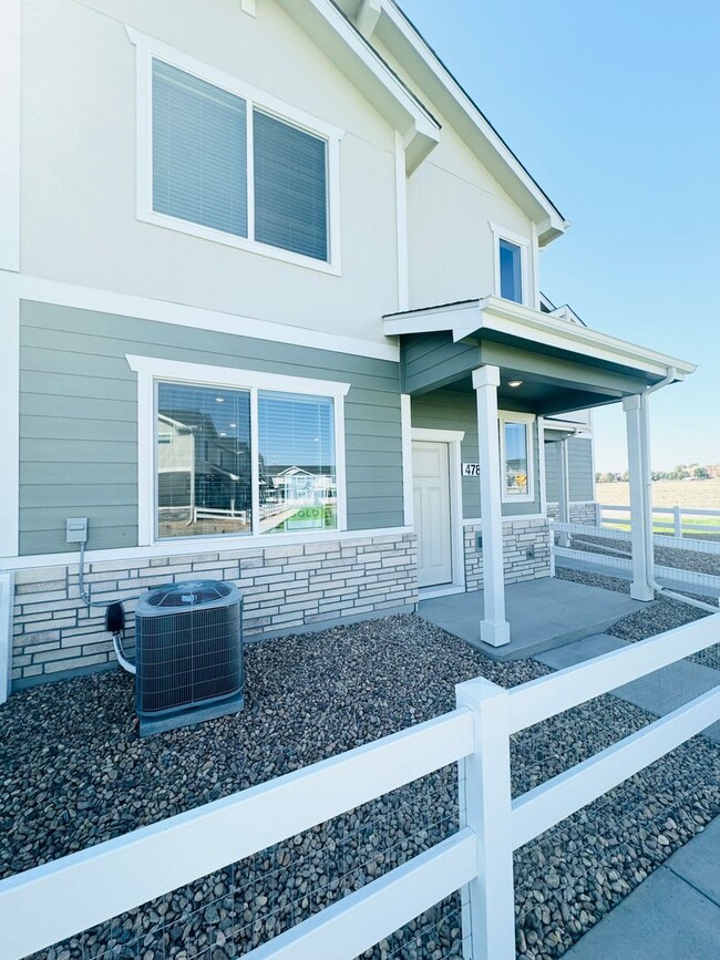 Building Photo - Gorgeous 2024 Townhouse 2 bed/ 2.5 bath  Near Johnstown YMCA