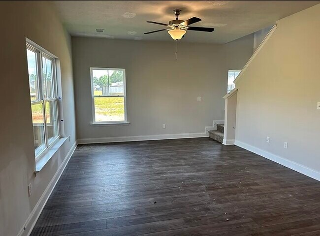 Building Photo - 619 Hampton Dr