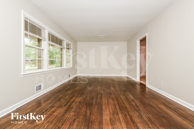 Foto del edificio - 6763 Brookwood Cir