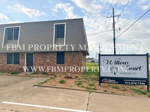 Building Photo - 825 Tehuacana Hwy