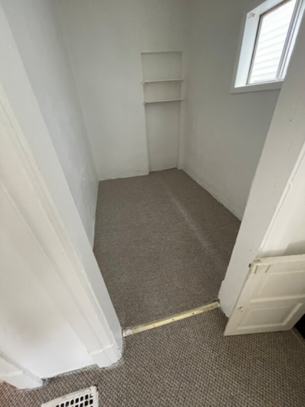 Foto del edificio - 1247 Leishman Ave