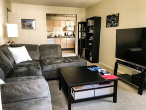 Building Photo - 1015 Johnson St