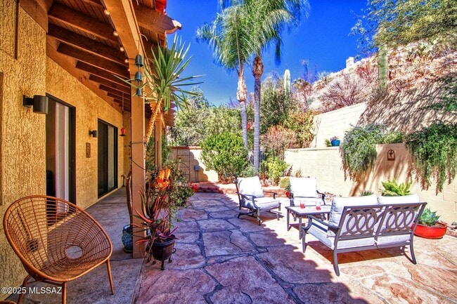 Photo - 1223 Cam Diestro Townhome