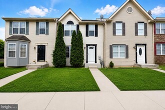 Building Photo - 638 Villager Cir