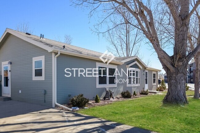 Building Photo - REDUCED!