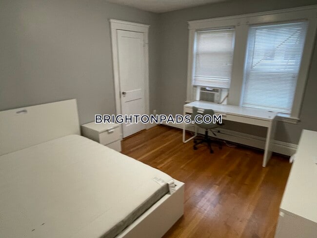 Building Photo - 28 Gerald Rd