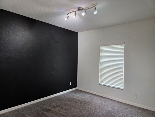 Foto del edificio - Move in Ready 3/2 in Lago Katrina