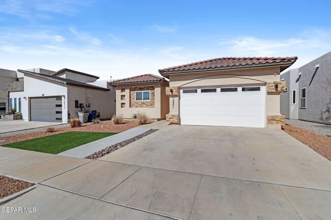 Building Photo - 12321 Desert Dove Ave