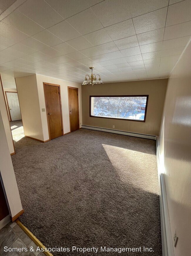 Building Photo - 3 br, 1 bath House - 665 Gradelle Ave