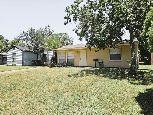 Building Photo - 118 Pompano Ave