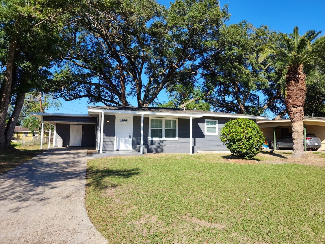 Primary Photo - Newly remodeled 2 bed, 1 bath move in ready!