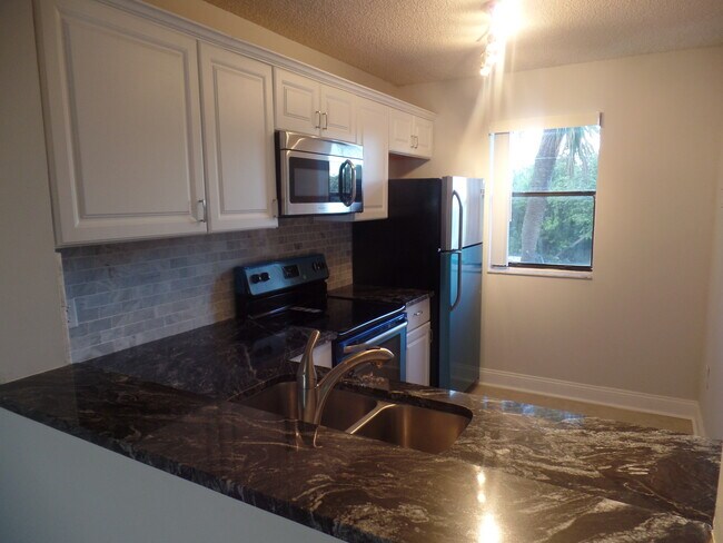 Foto del edificio - 5200 NW 31st Ave