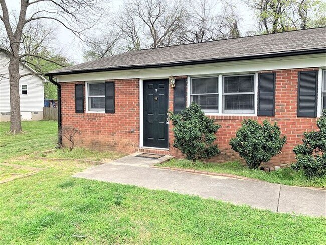 Building Photo - 1015 Rucker St