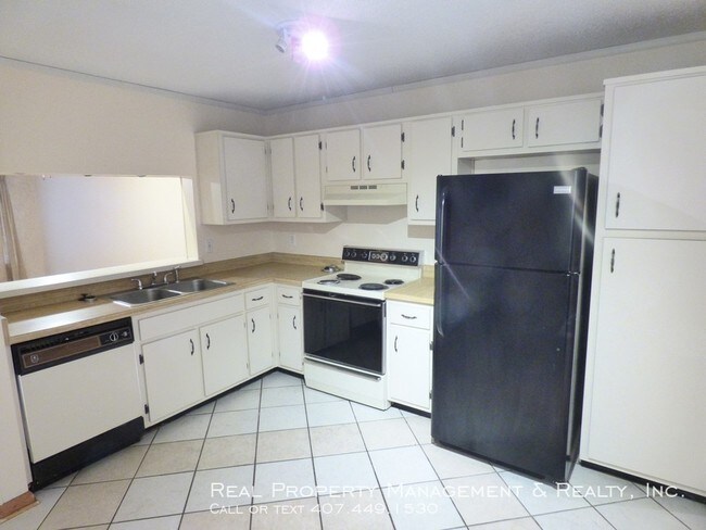 Building Photo - 2 BR / 2.5 BA Townhouse in Sandlewood Creek
