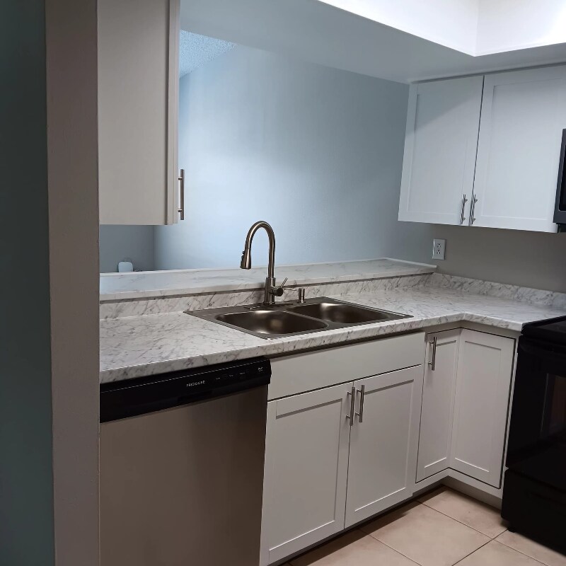 Foto principal - 1839 Crystal Grove Dr