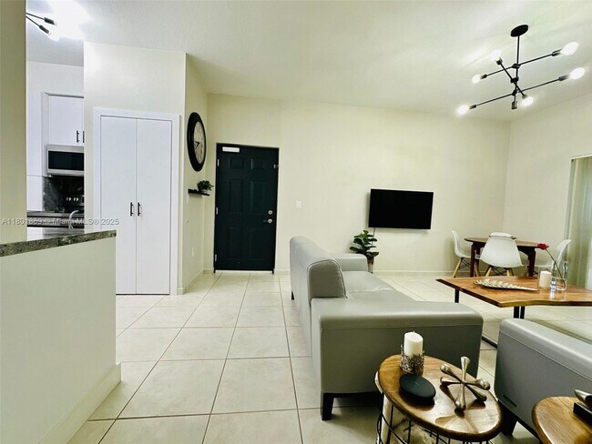 Foto del edificio - 7340 NW 114th Ave