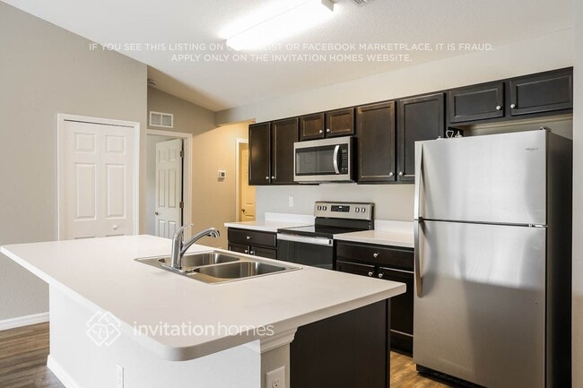 Building Photo - 1640 Yahner St SE