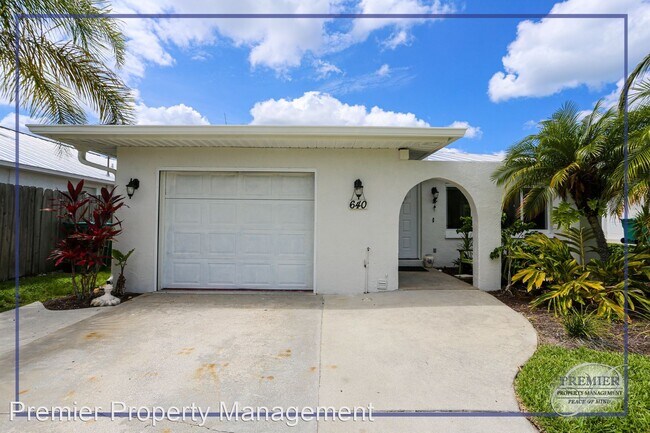 Foto del edificio - 2 br, 2 bath House - 640 104th Ave. N