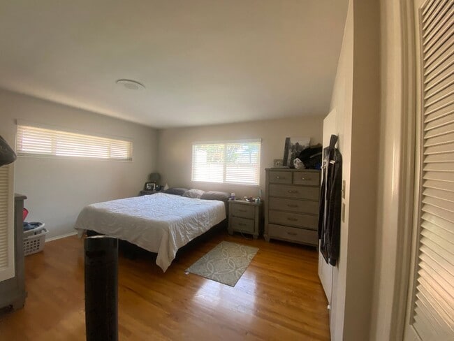 Building Photo - Pool Home in Orange for Lease