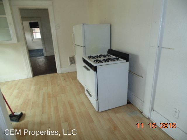 Building Photo - 25 Watkin Ter