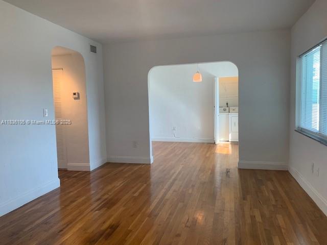 Foto del edificio - 7207 Bay Dr