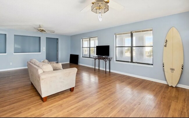 Foto del edificio - 2337 S Fletcher Ave