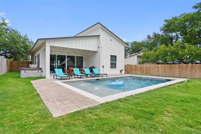 Foto del edificio - 2211 White Dove Pass