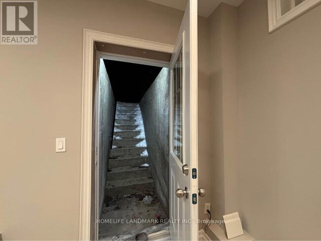 Building Photo - 15 Bobmar Rd