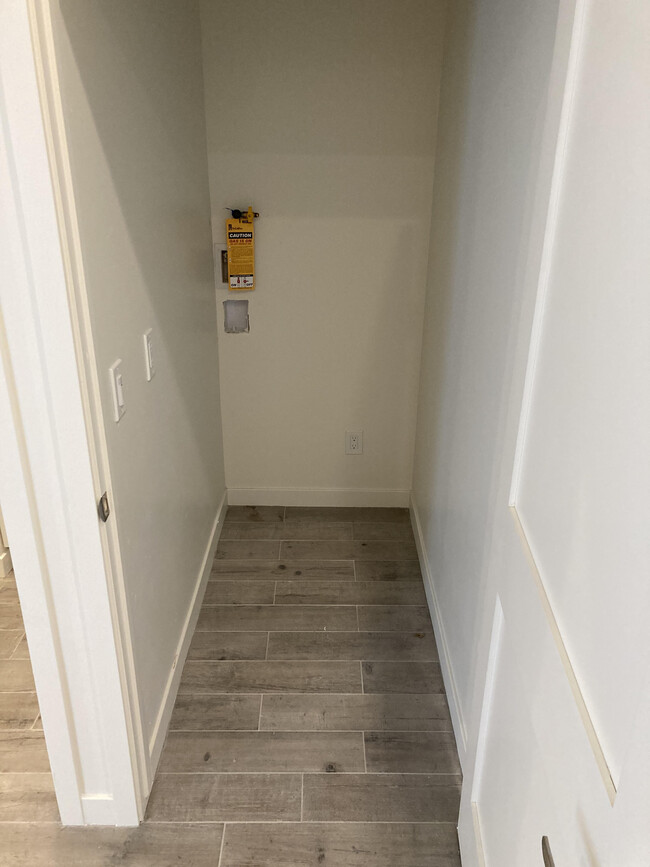 Laundry Room - 160 N 9th St