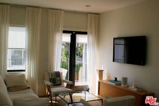 Foto del edificio - 8587 Rugby Dr