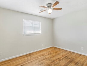 Building Photo - 303 Brown Dr