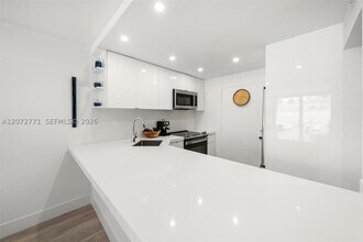 Building Photo - 345 Ocean 610