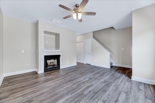 Building Photo - Updated 2 Bedroom Townhouse in Clayton